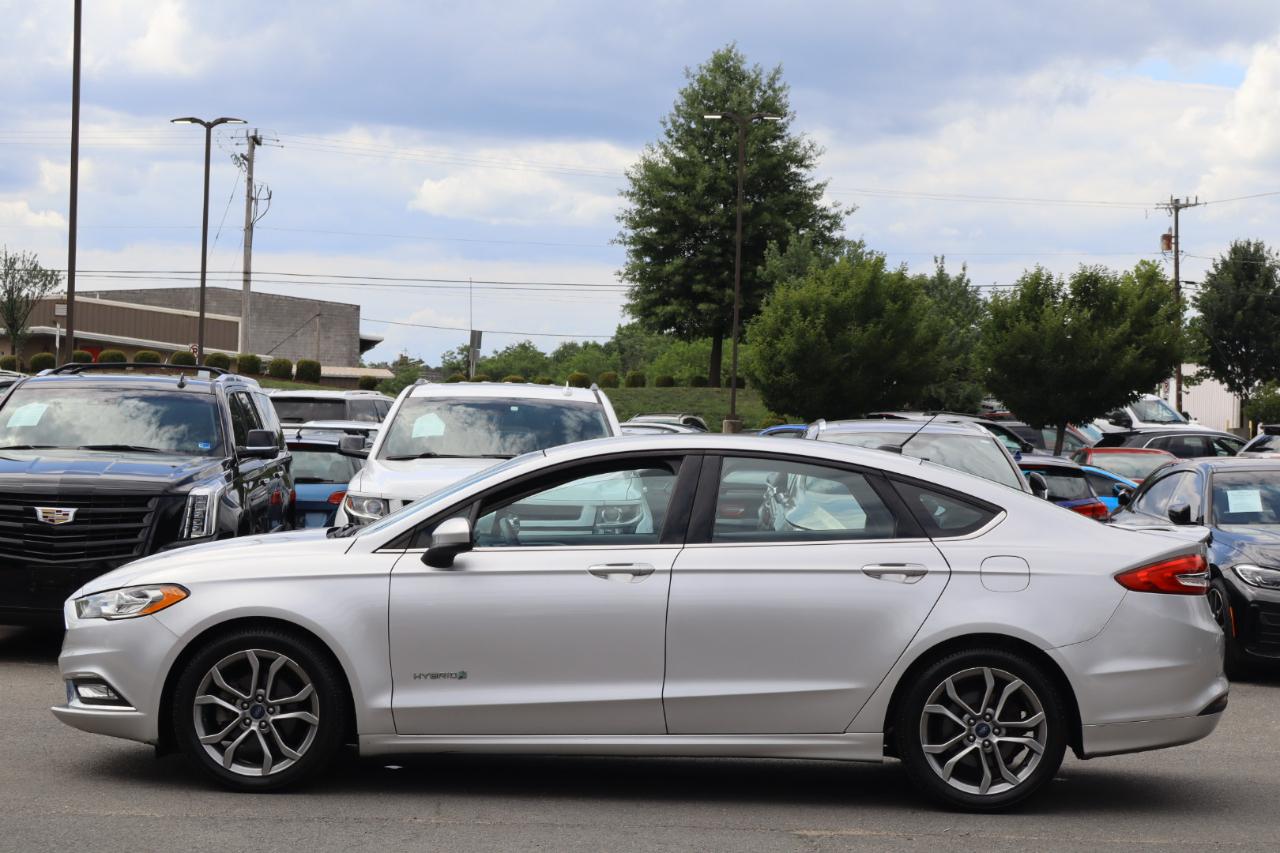 Ford Fusion Hybrid SE 2017