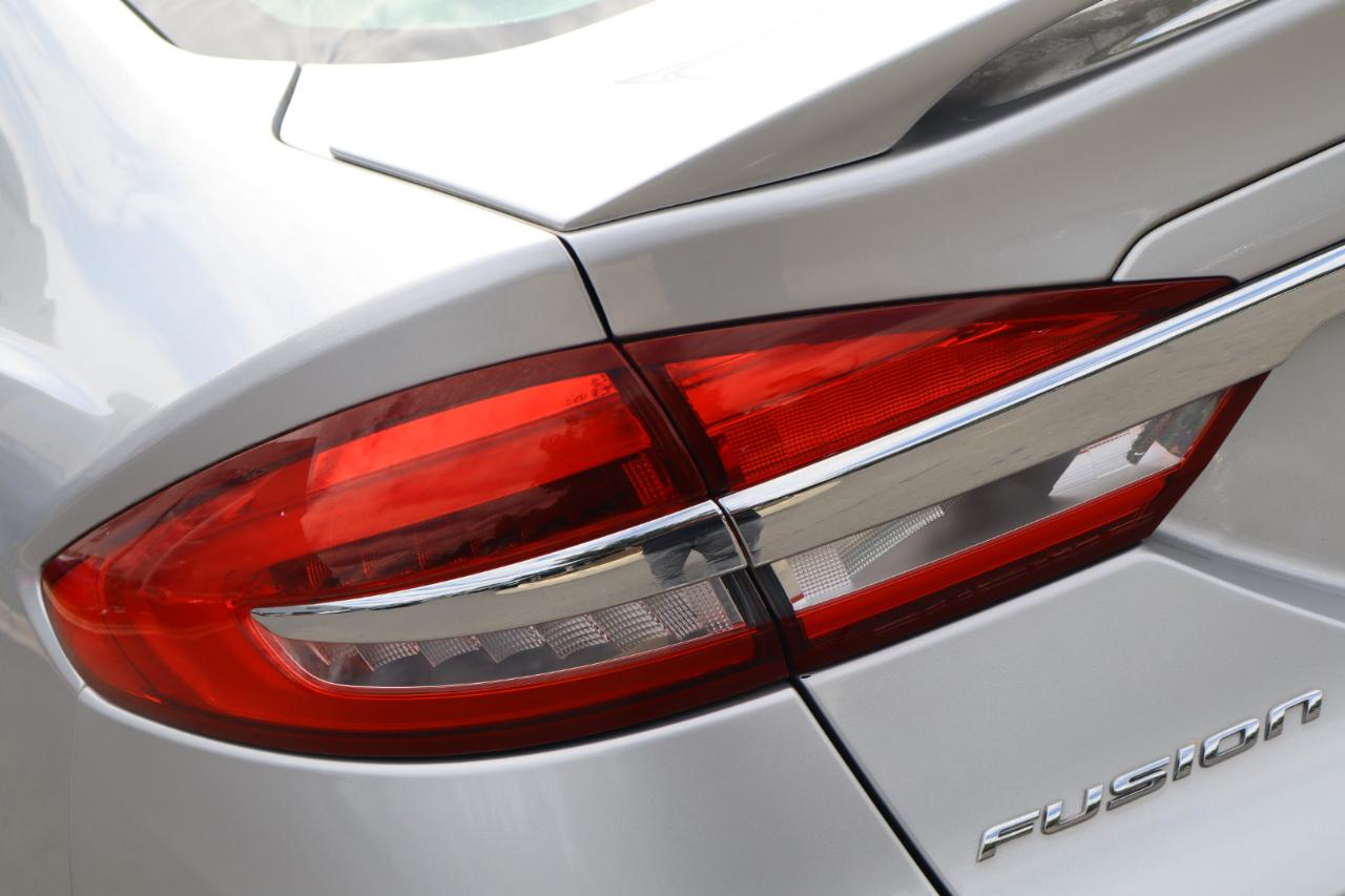 Ford Fusion Hybrid SE 2017