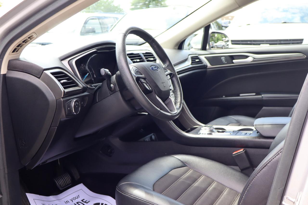 Ford Fusion Hybrid SE 2017