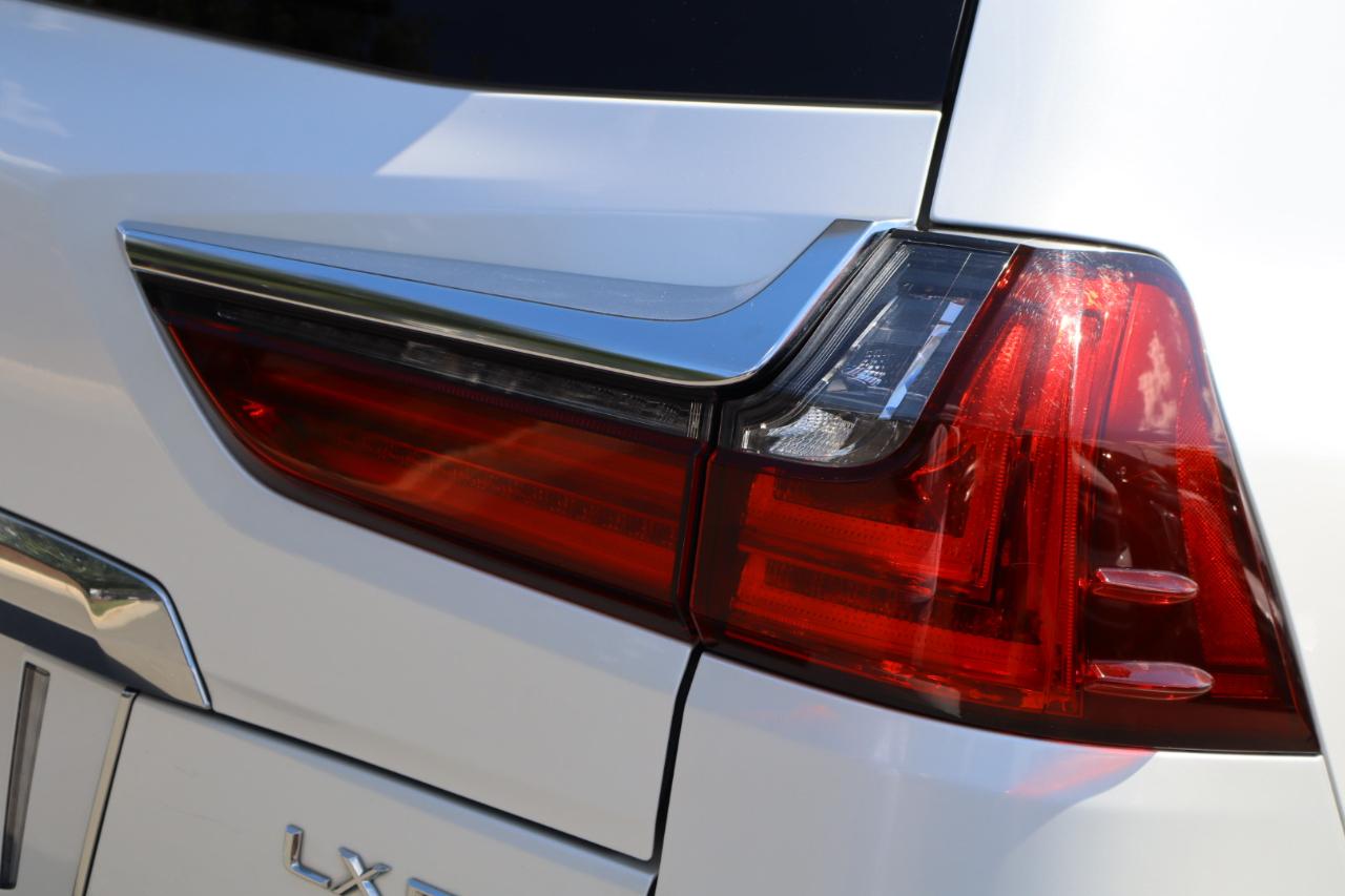 Lexus LX 570 4D SUV AWD w/3-Row 2018