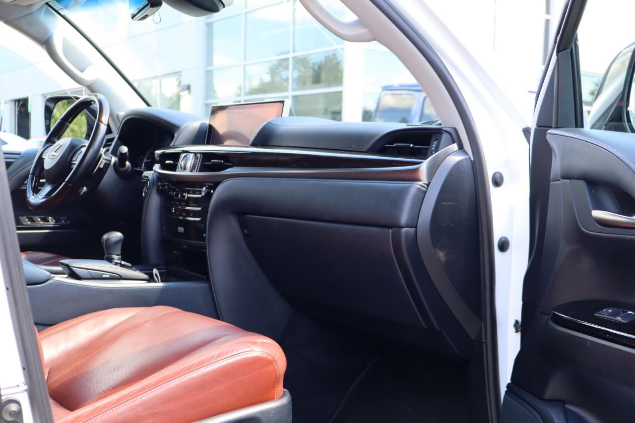 Lexus LX 570 4D SUV AWD w/3-Row 2018