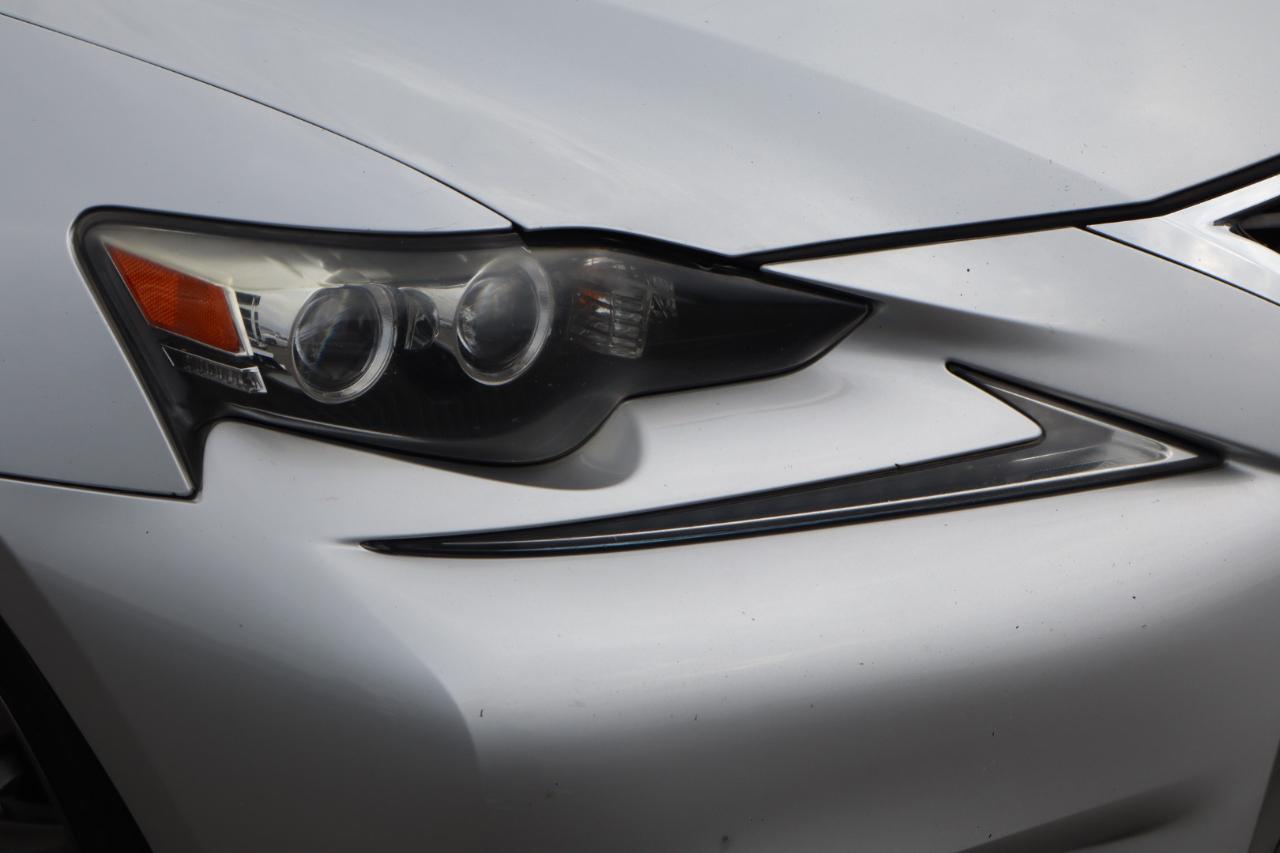 Lexus IS  2014