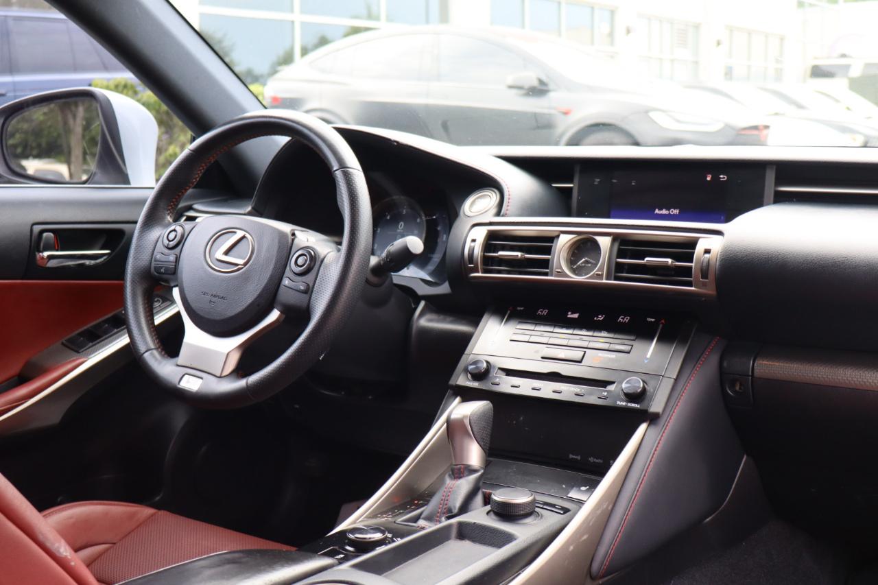 Lexus IS  2014