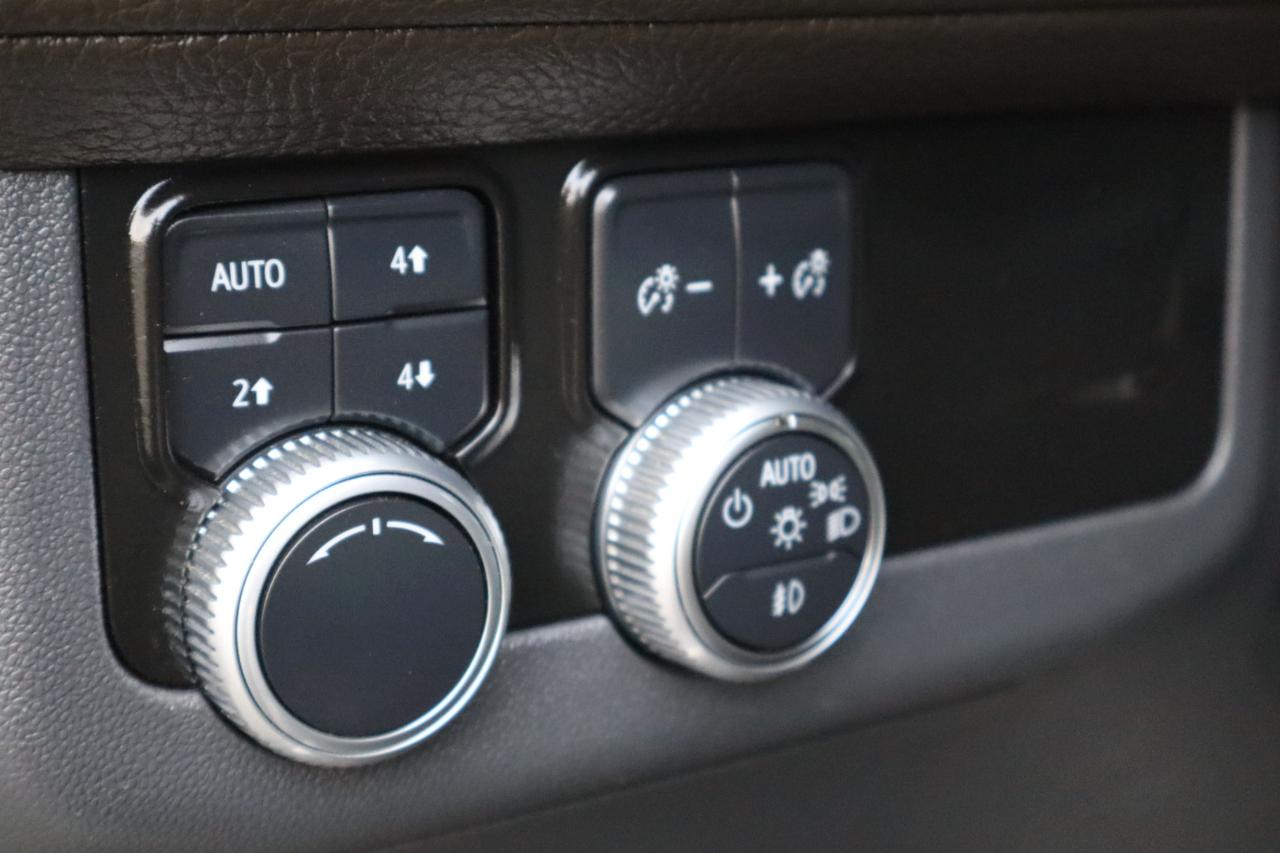 GMC Yukon XL Denali 4WD 2021