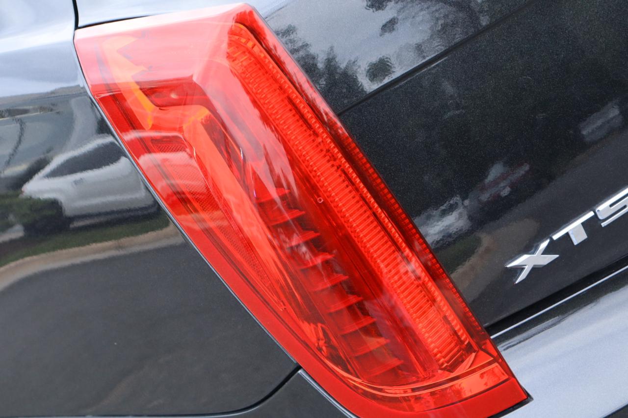 Cadillac XTS Vsport Platinum 4D Sedan AWD 2014
