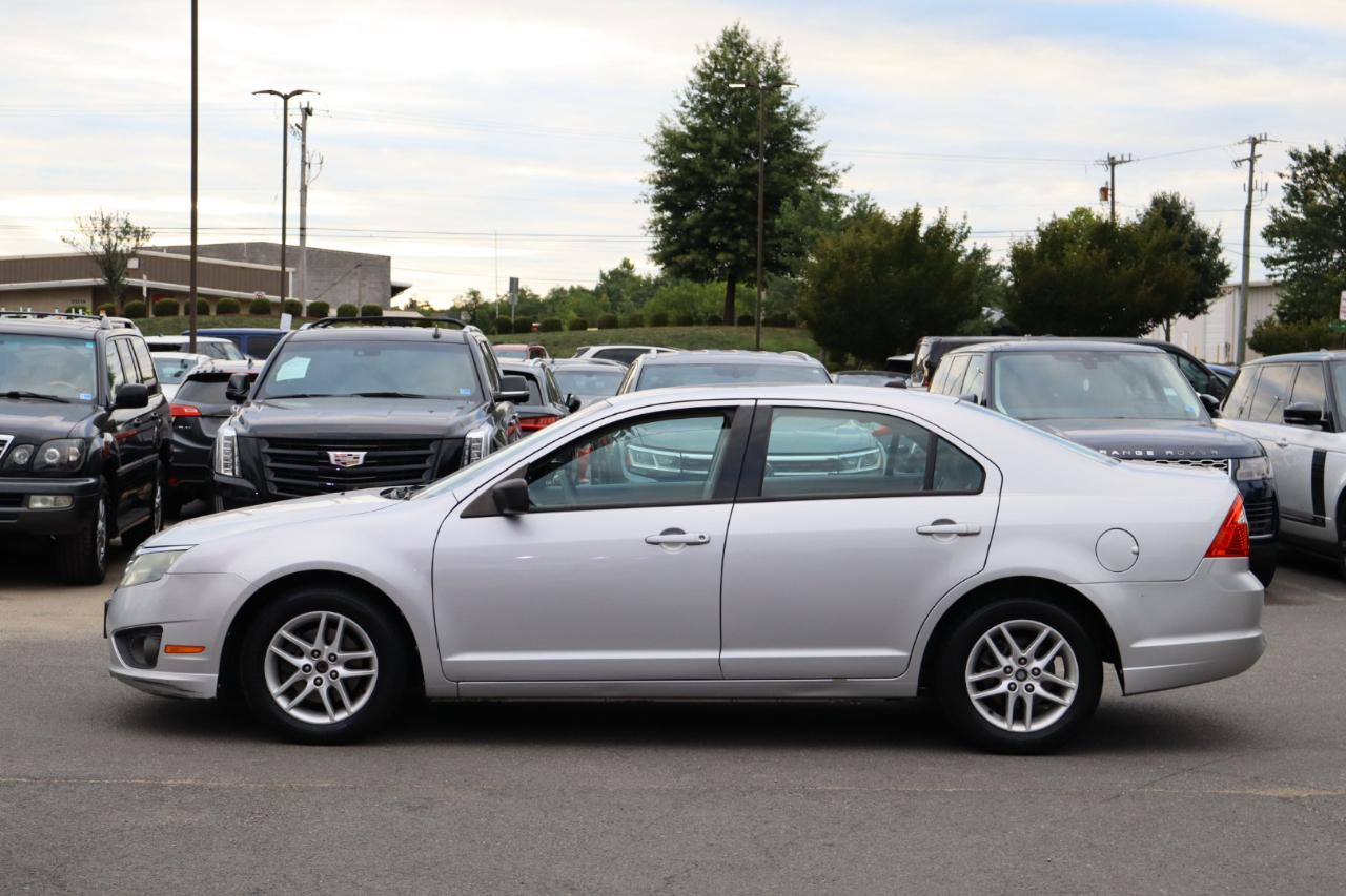 Ford Fusion S 2010