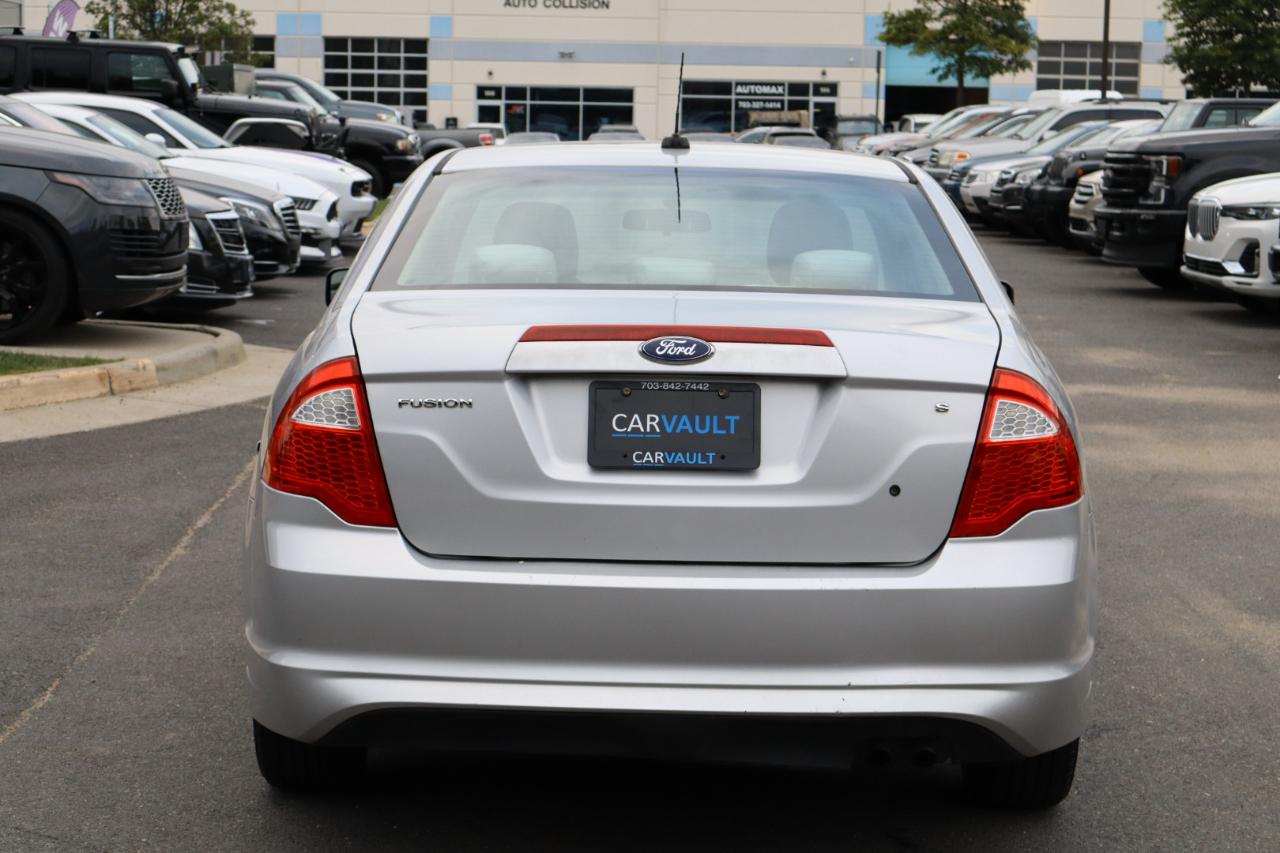 Ford Fusion S 2010