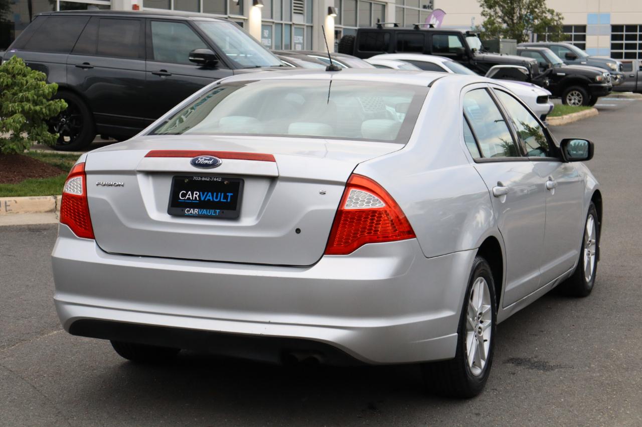 Ford Fusion S 2010
