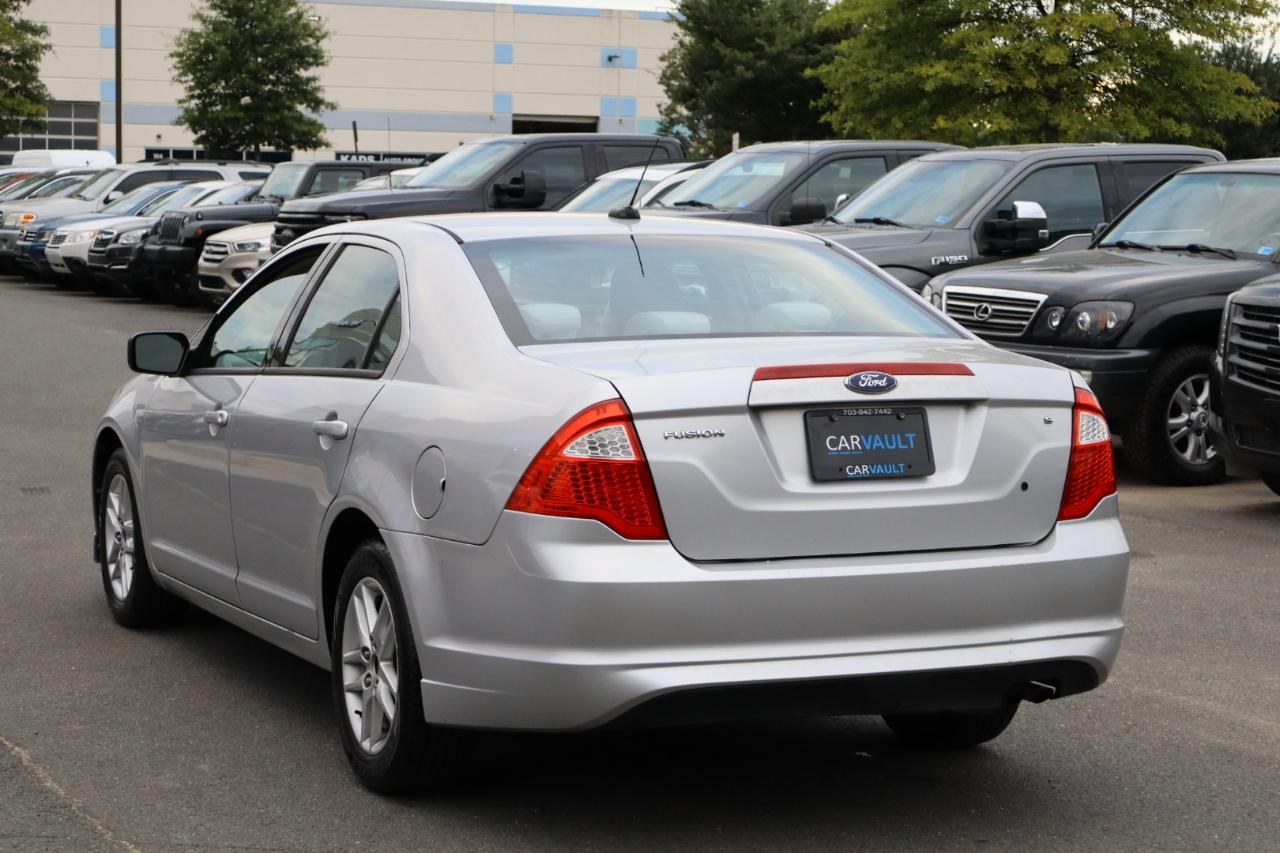 Ford Fusion S 2010