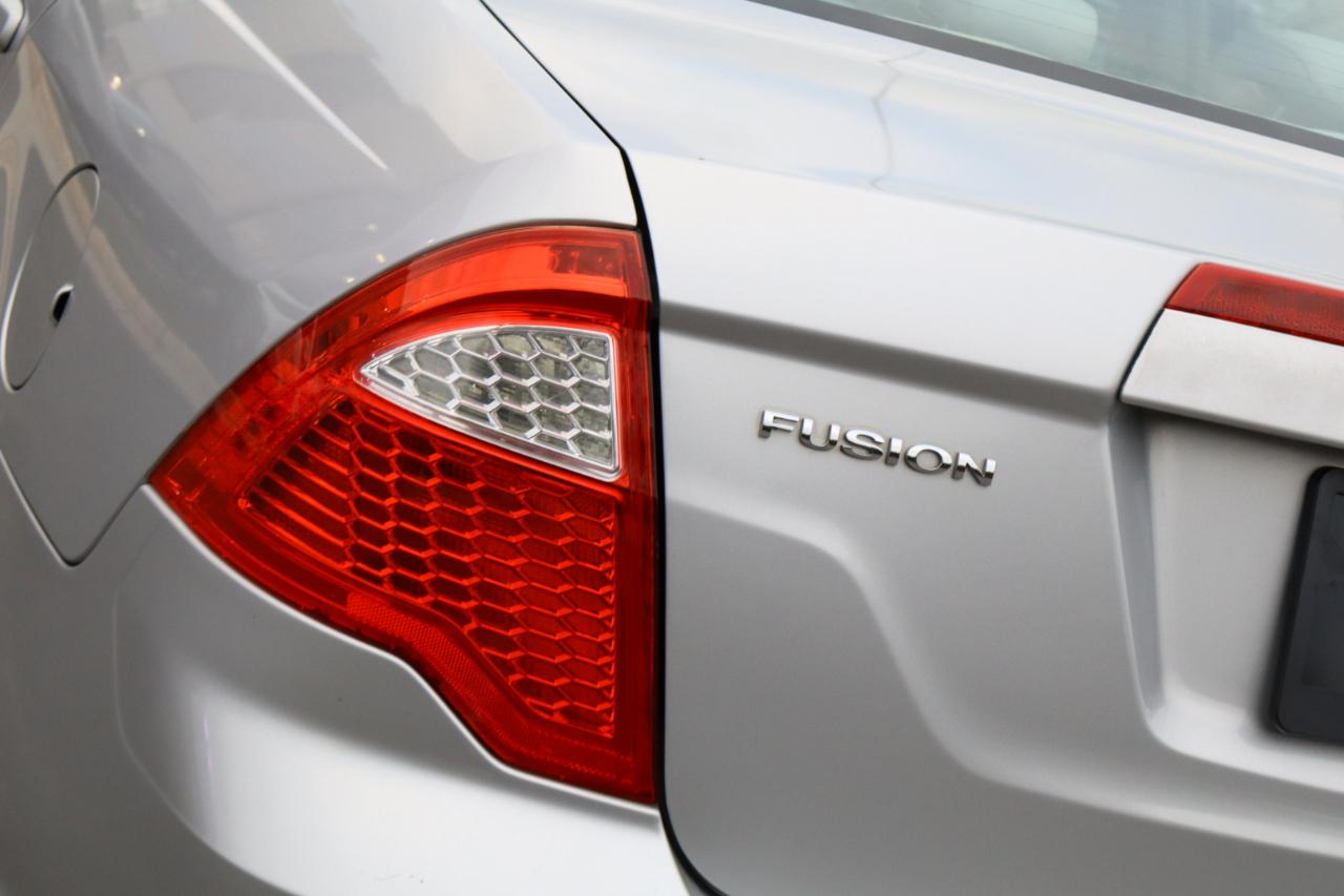 Ford Fusion S 2010