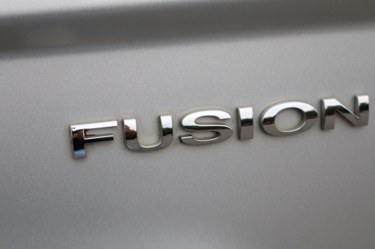 Ford Fusion S 2010