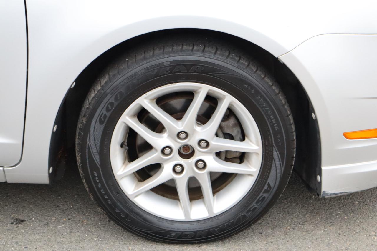 Ford Fusion S 2010