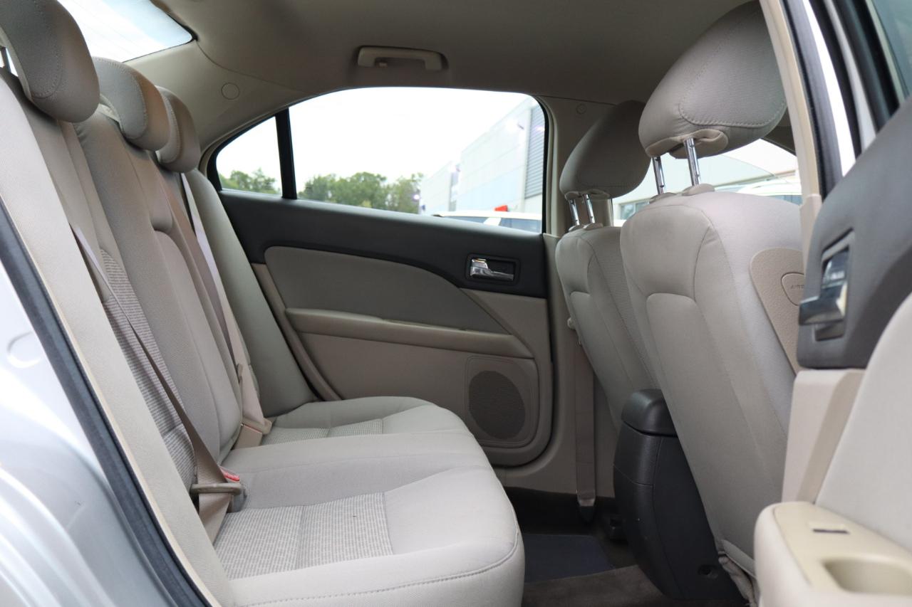 Ford Fusion S 2010