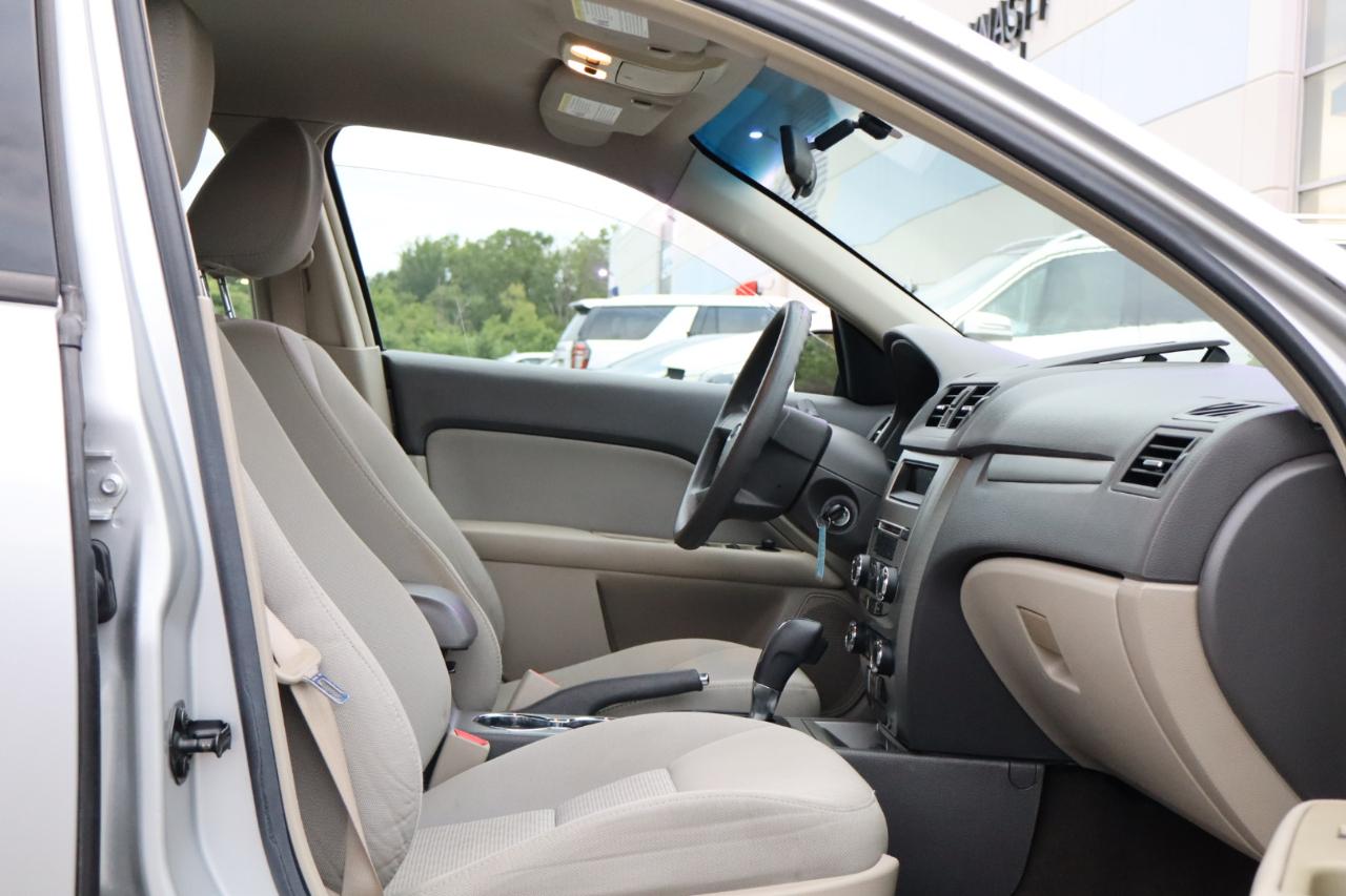 Ford Fusion S 2010