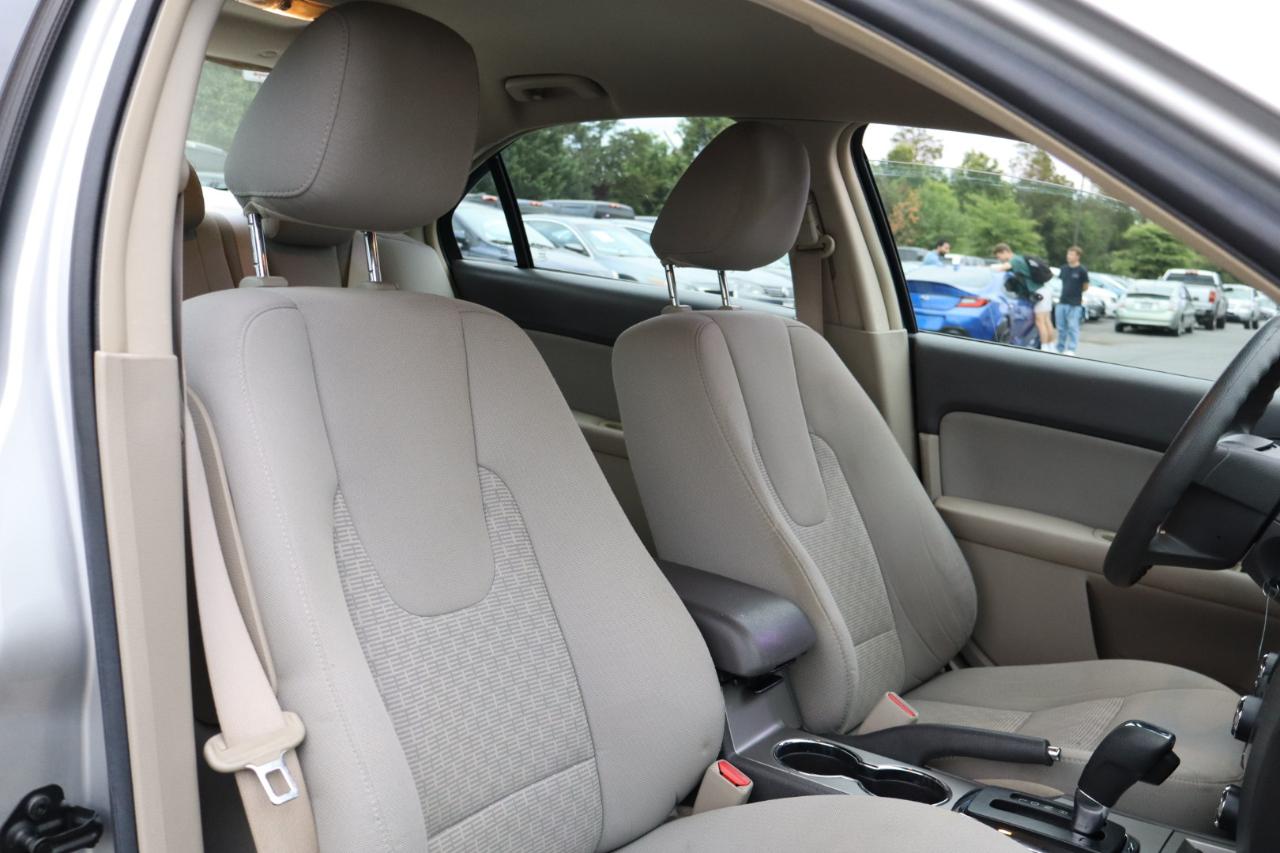 Ford Fusion S 2010