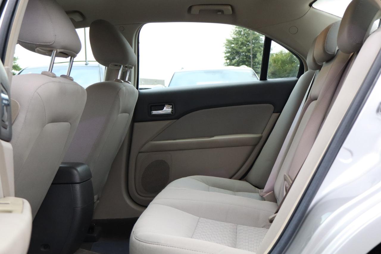 Ford Fusion S 2010