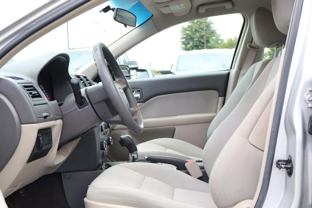 Ford Fusion S 2010