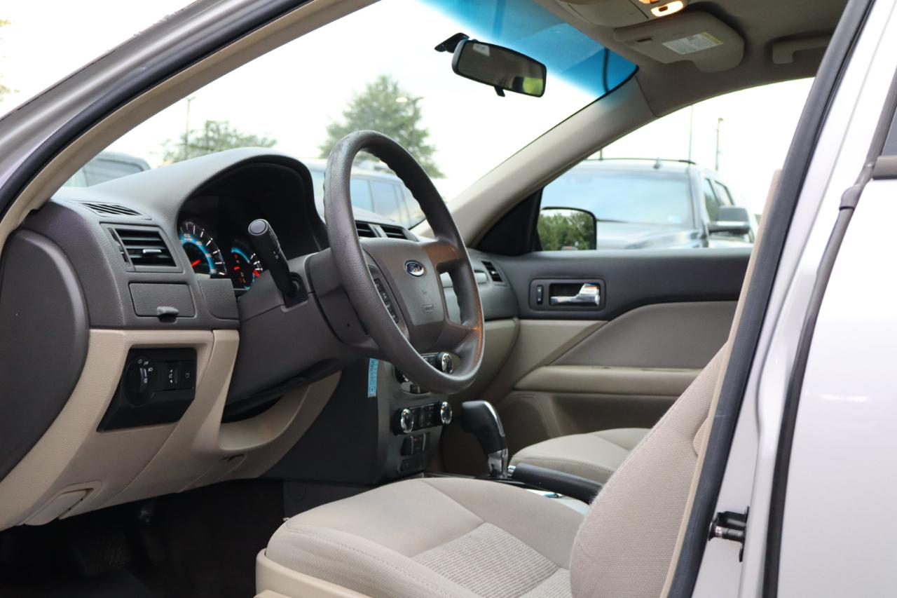 Ford Fusion S 2010
