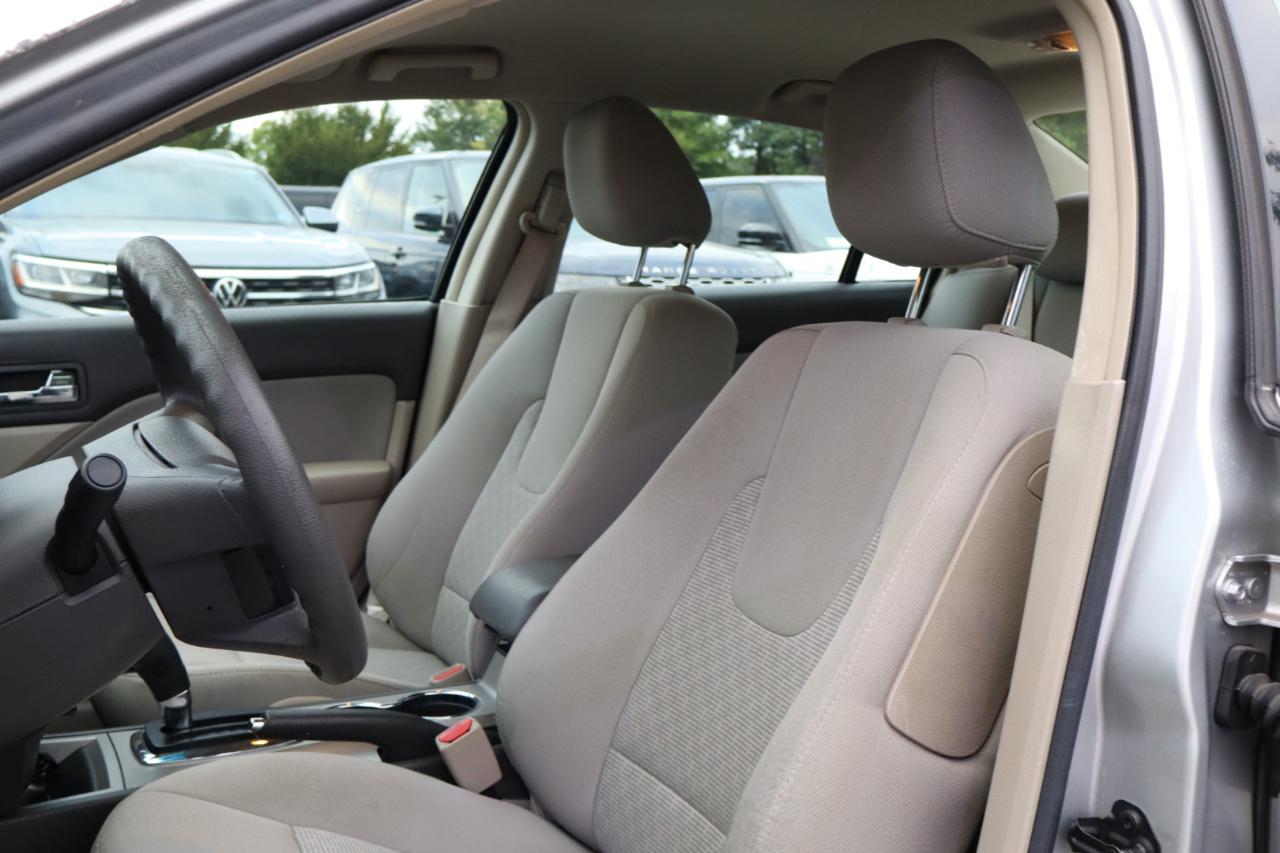 Ford Fusion S 2010