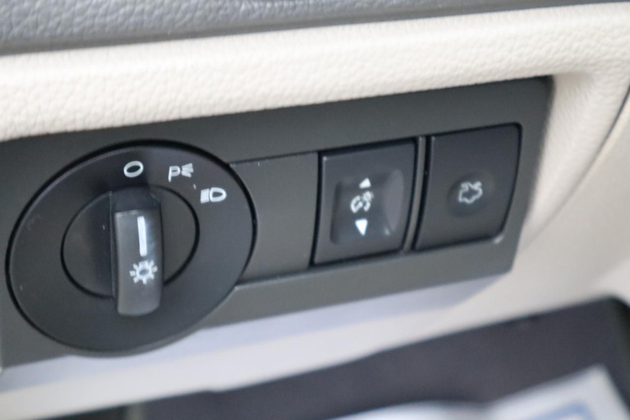 Ford Fusion S 2010
