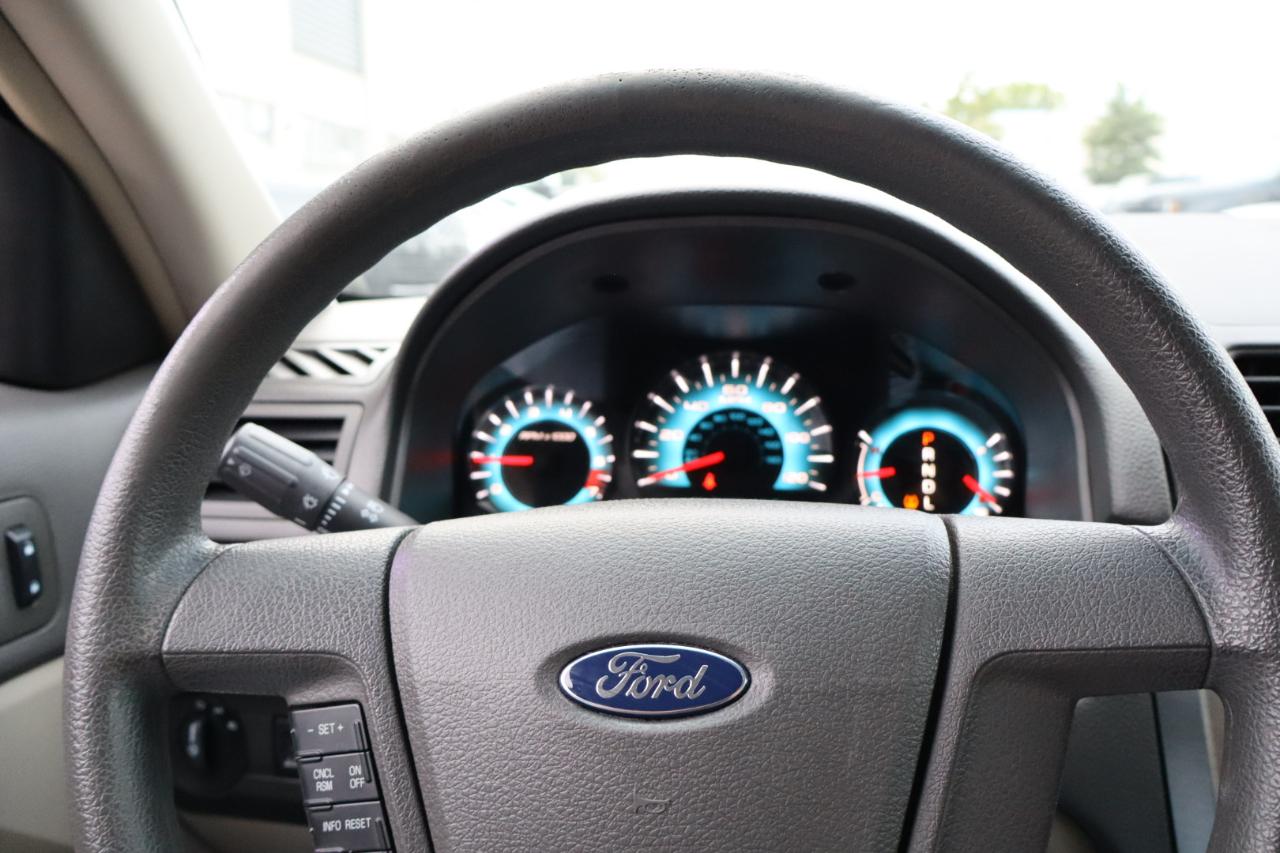 Ford Fusion S 2010