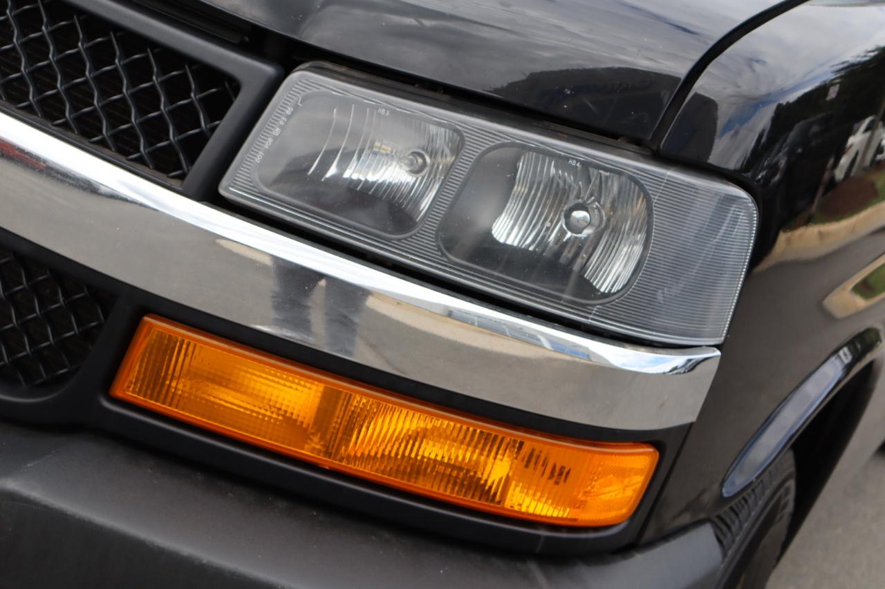Chevrolet Express photo 11