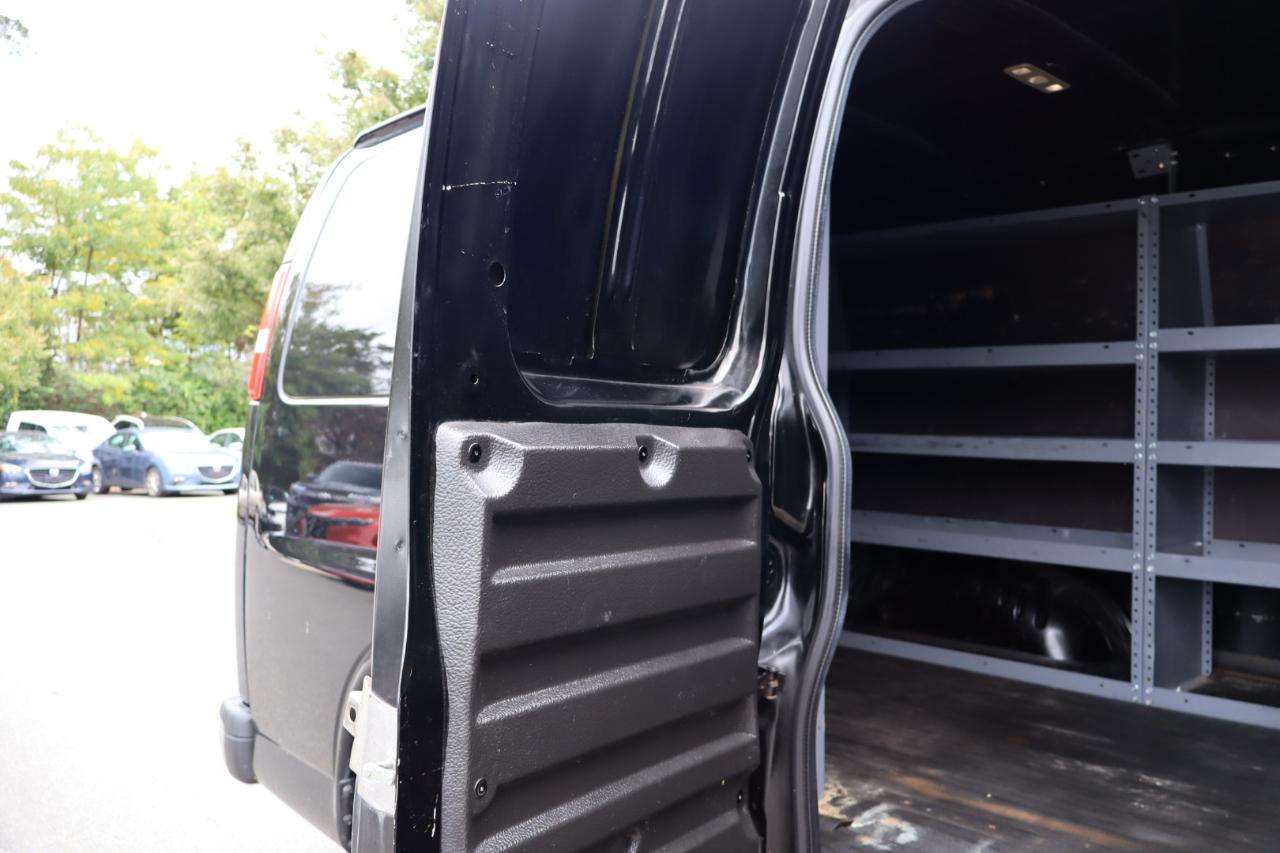 Chevrolet Express photo 14