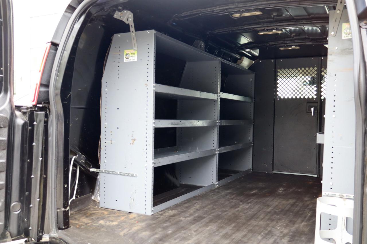 Chevrolet Express photo 17