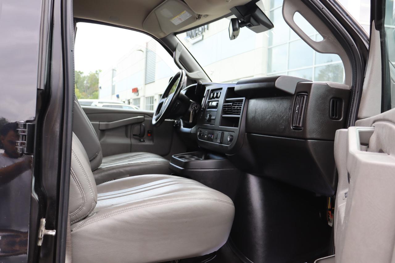 Chevrolet Express photo 19