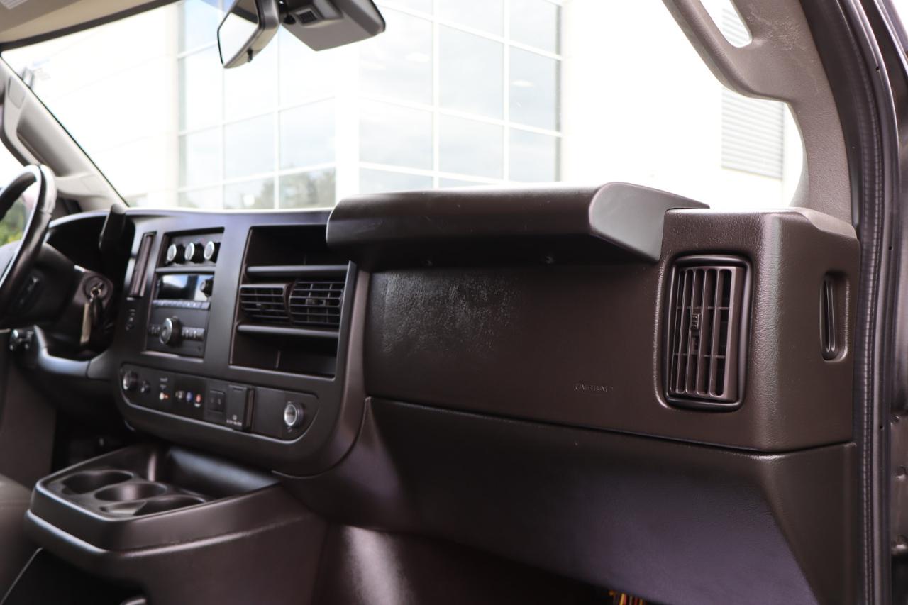 Chevrolet Express photo 21