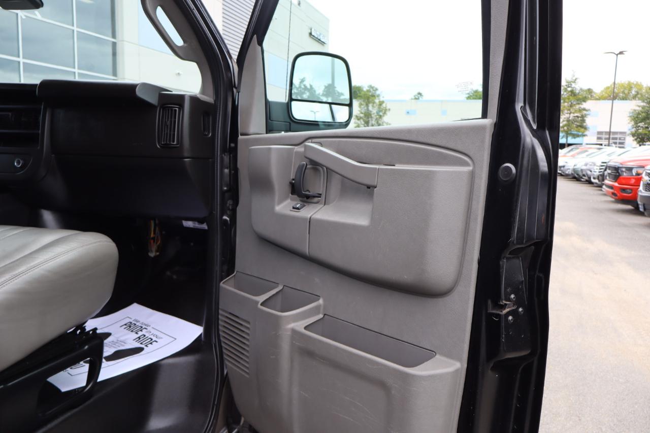 Chevrolet Express photo 22