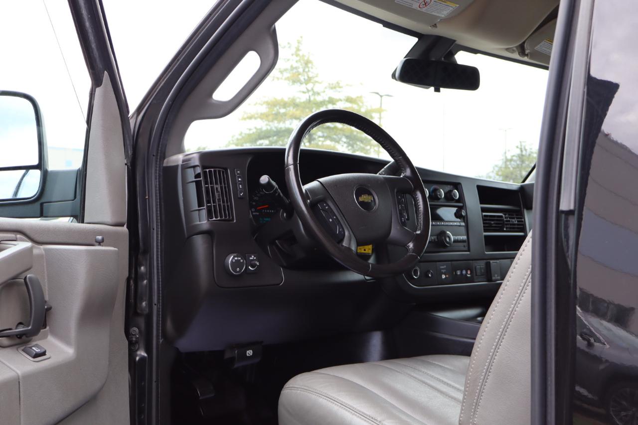 Chevrolet Express photo 24