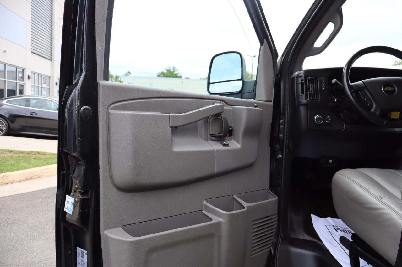 Chevrolet Express photo 25