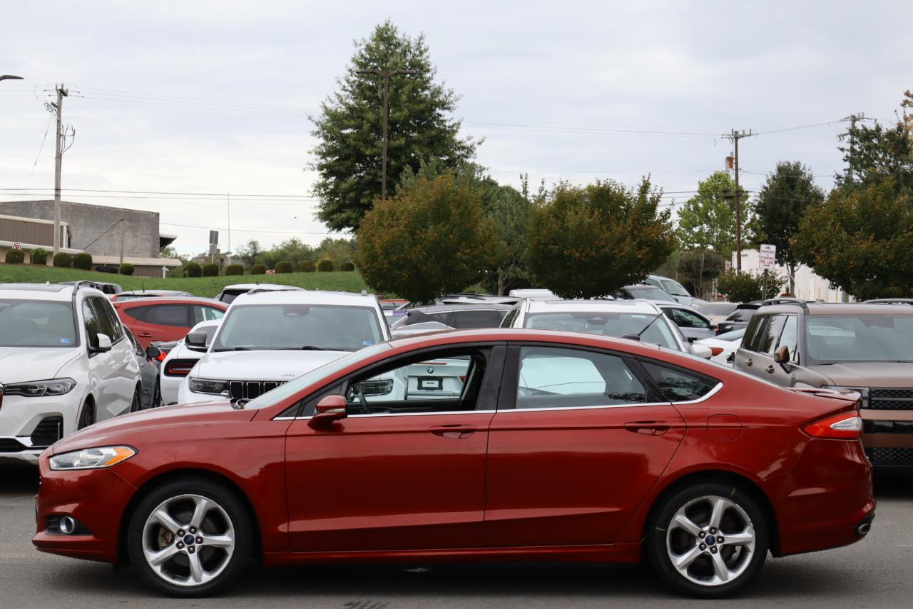 Ford Fusion photo 8