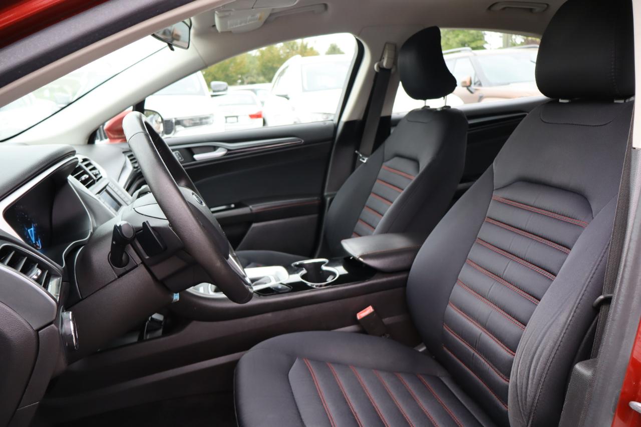 Ford Fusion photo 11