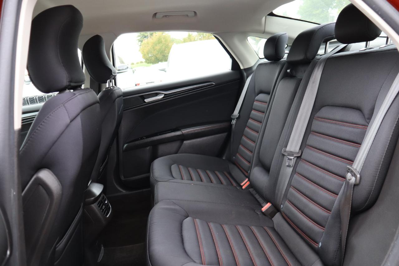 Ford Fusion photo 12