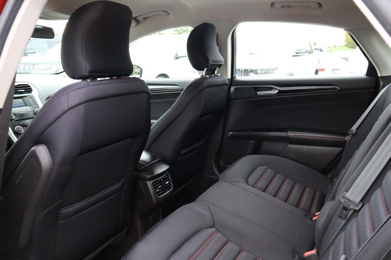Ford Fusion photo 13