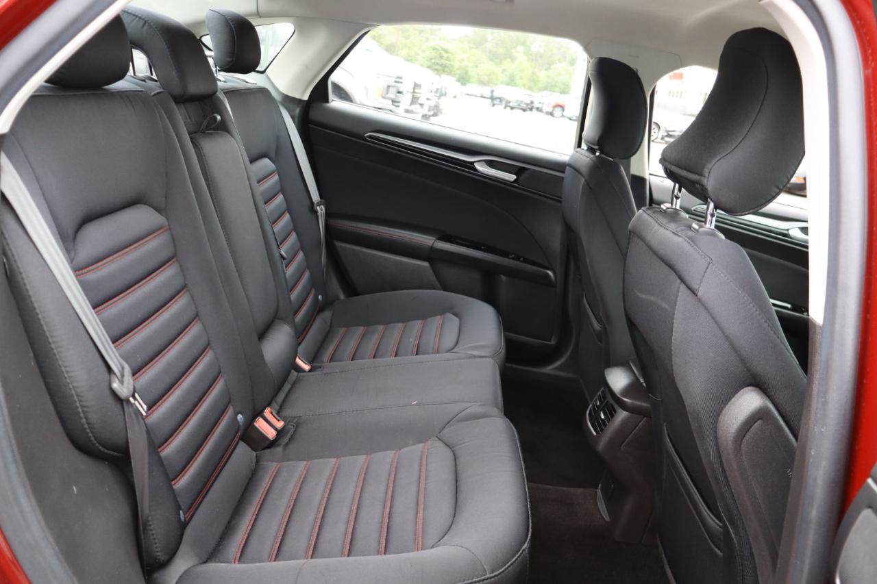 Ford Fusion photo 14