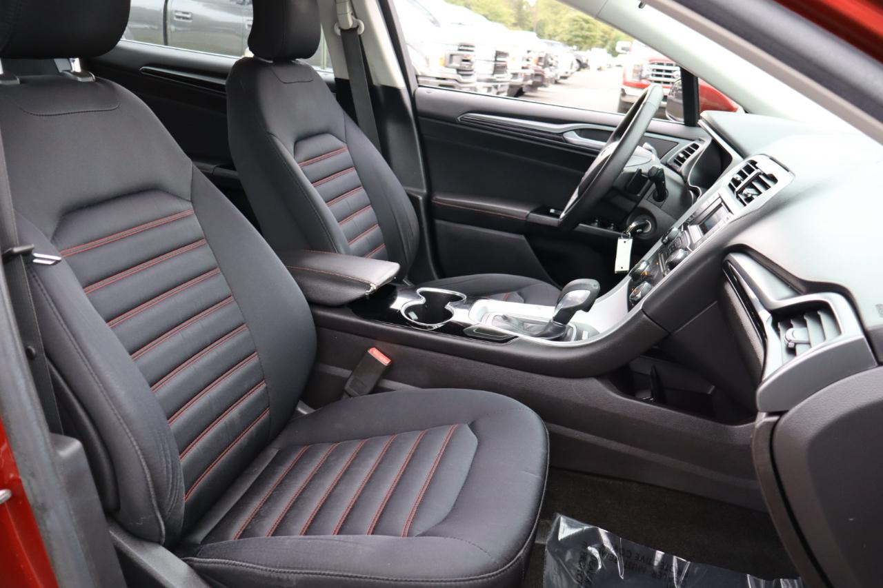 Ford Fusion photo 16