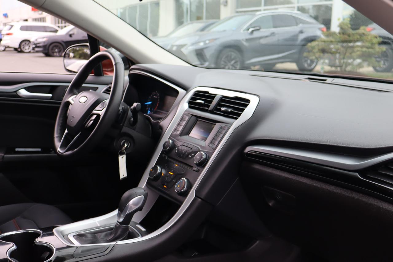 Ford Fusion photo 17