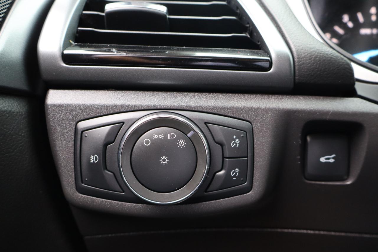 Ford Fusion photo 22