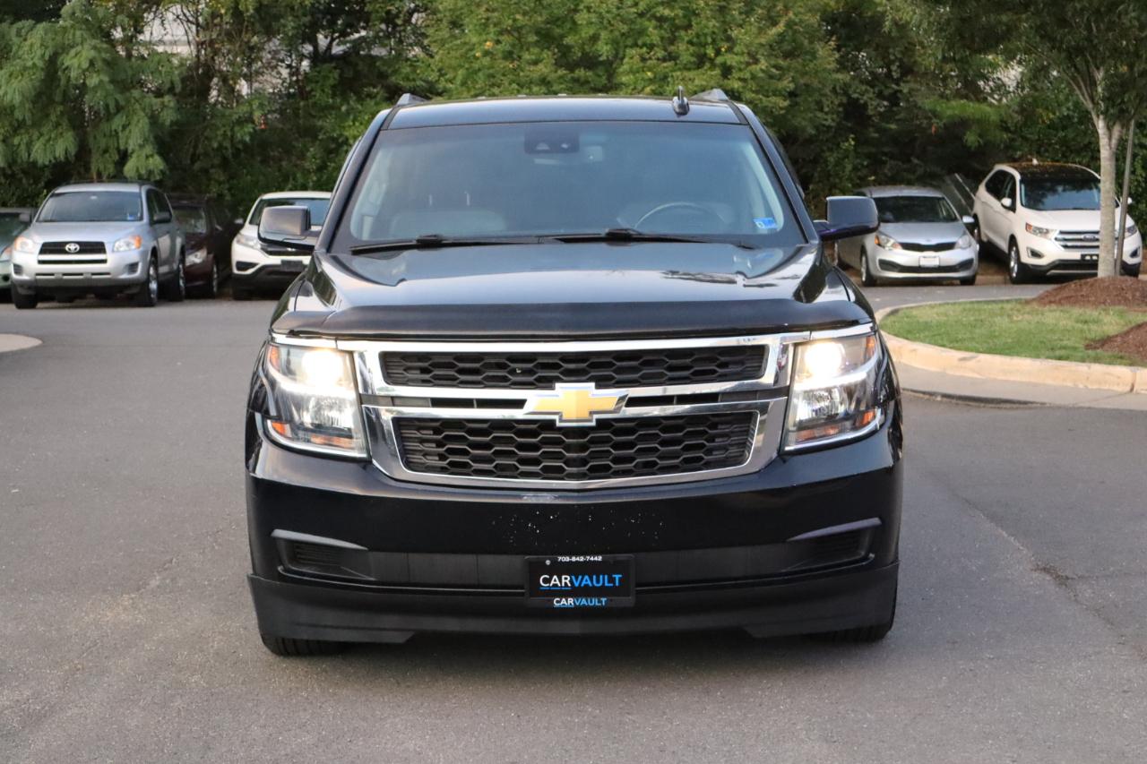 Chevrolet Suburban photo 2
