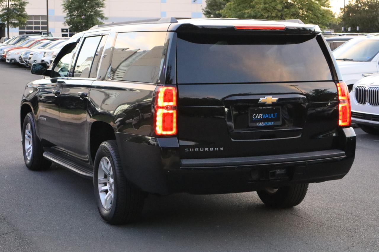Chevrolet Suburban photo 8