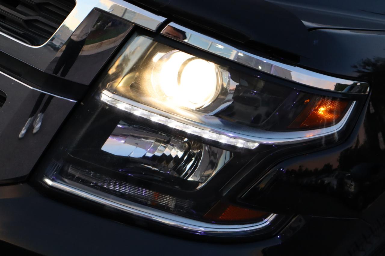 Chevrolet Suburban photo 14