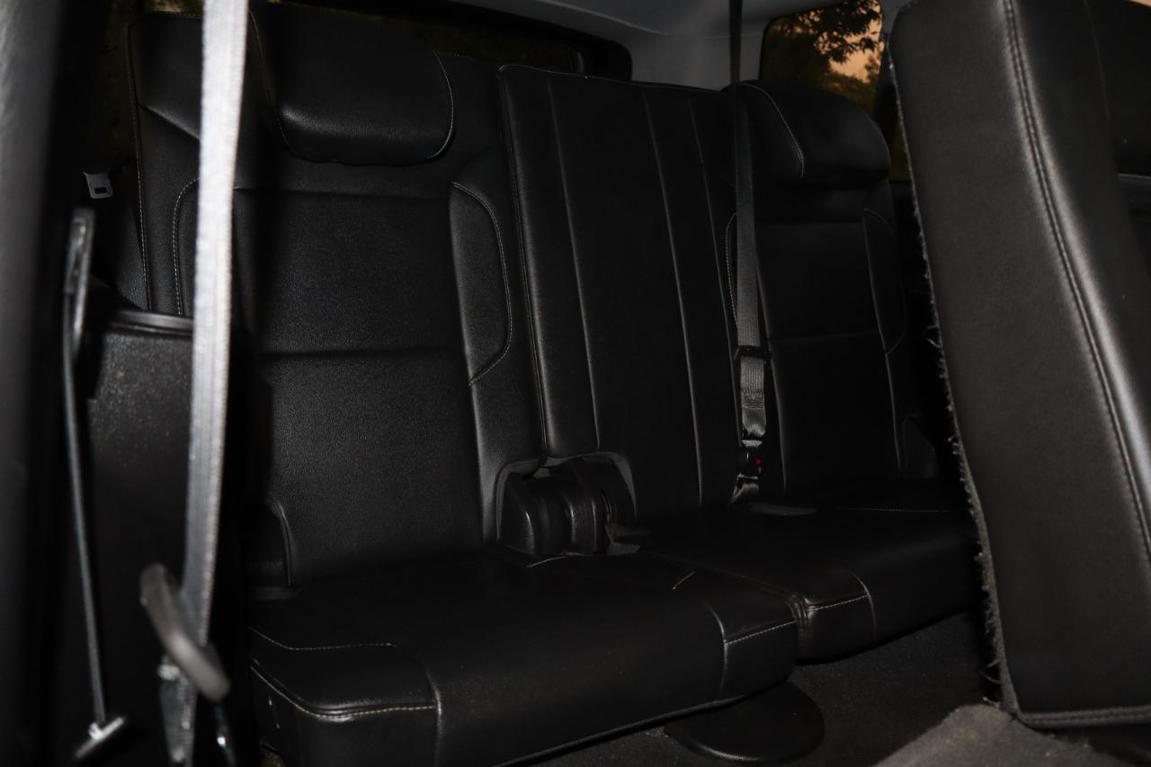 Chevrolet Suburban photo 16