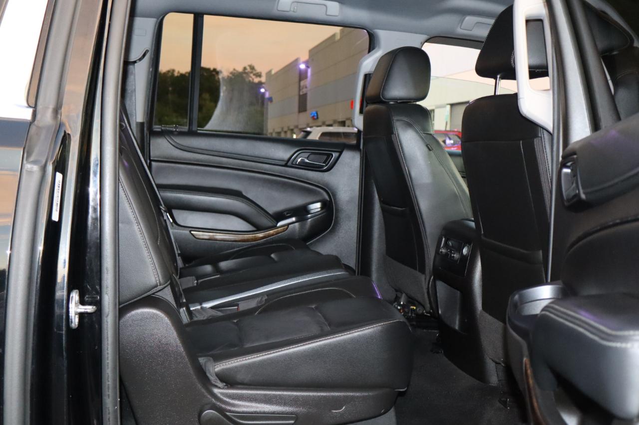 Chevrolet Suburban photo 18
