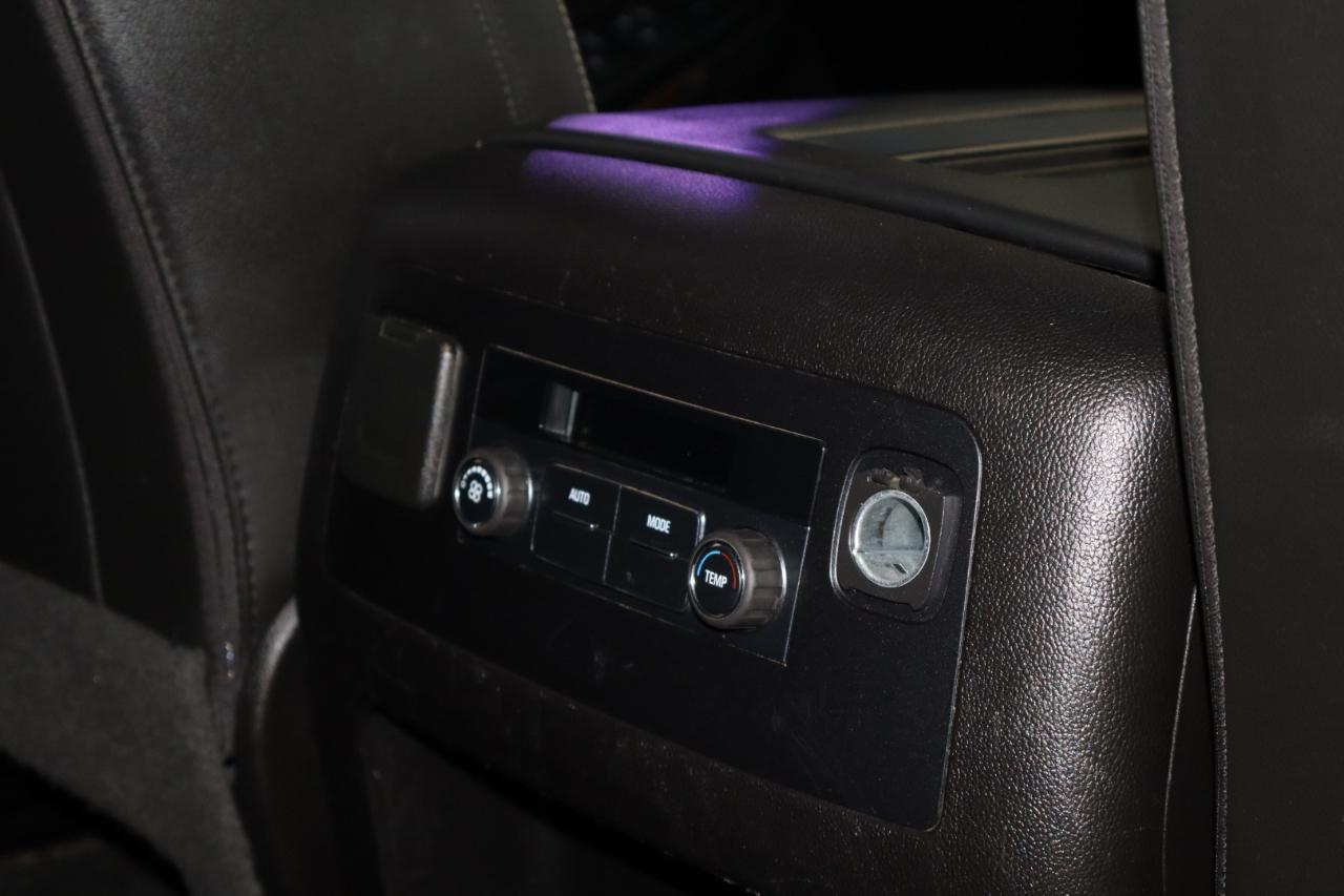 Chevrolet Suburban photo 20