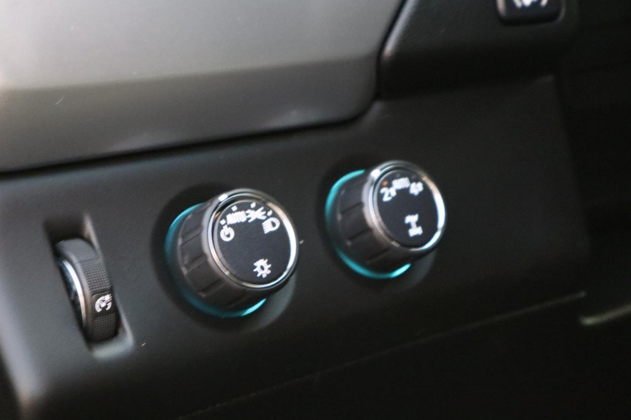 Chevrolet Suburban photo 32