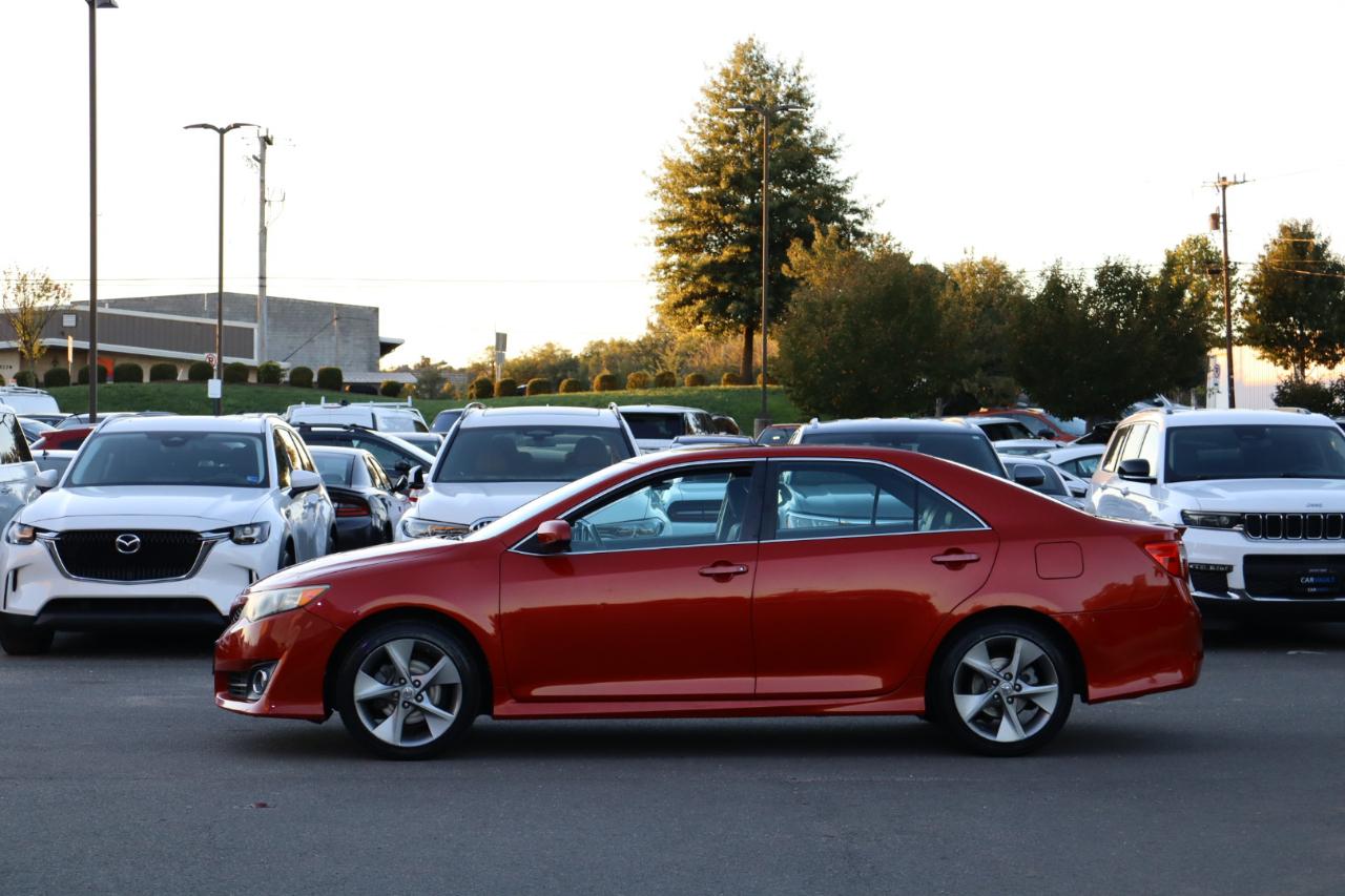 Toyota Camry SE 2014