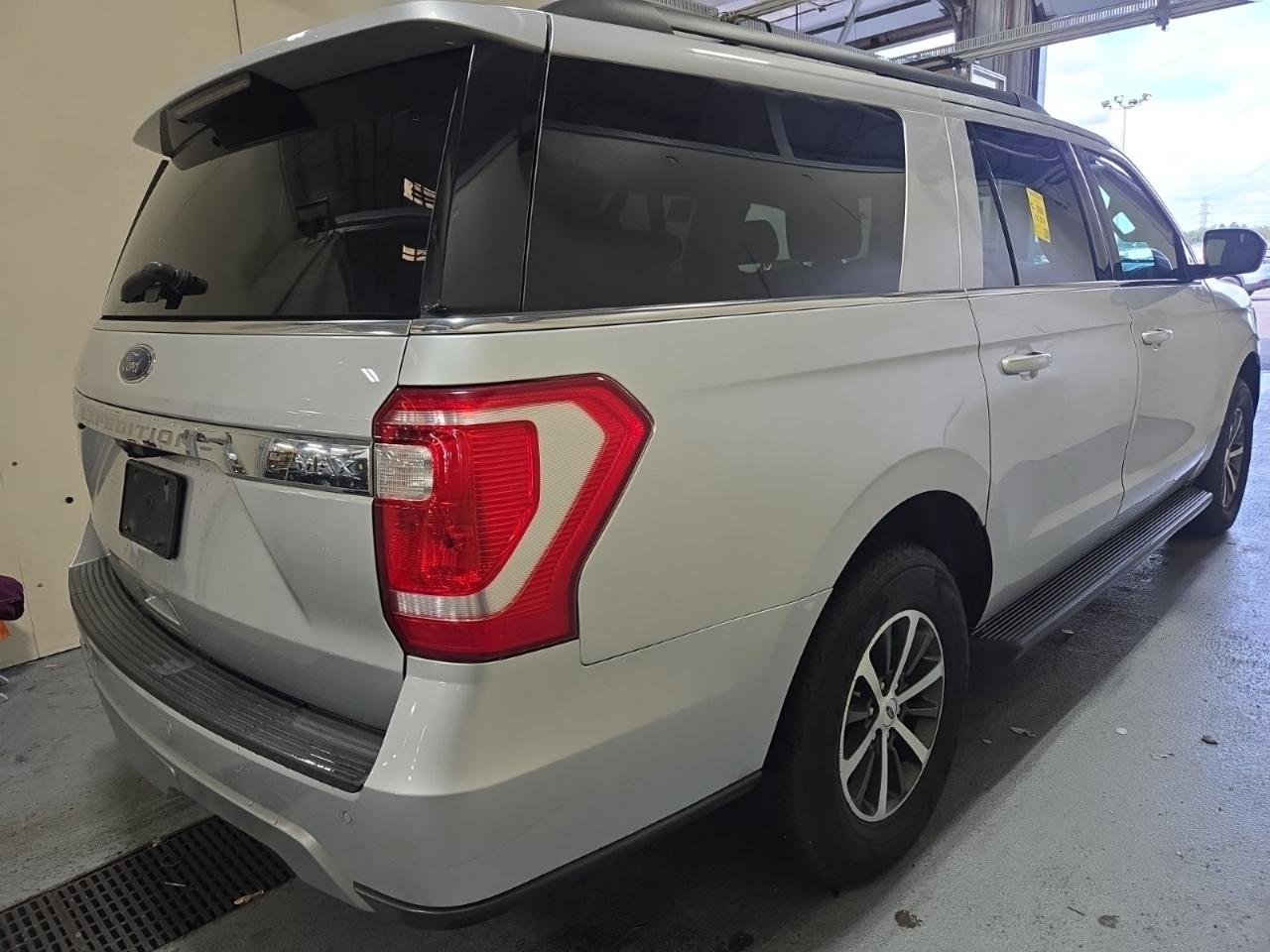 Ford Expedition MAX photo 4